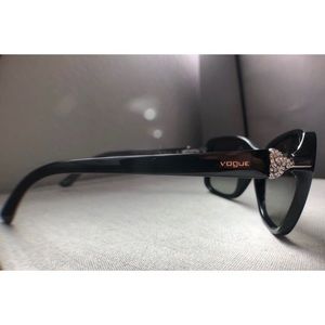 💙3/$20  🕶Vogue Sunglasses black w/grey non-polarized lens